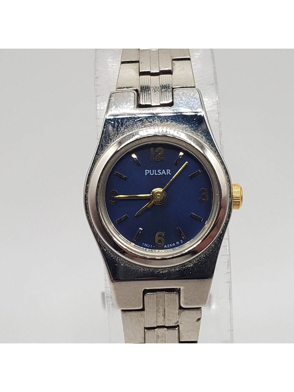 Pulsar Quartz Womens Watch 17mm Silver Tone Blue Round Dial New Battery